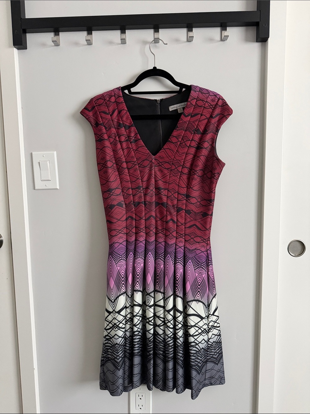 V-Neck Gradient Geometric Midi Dress -m